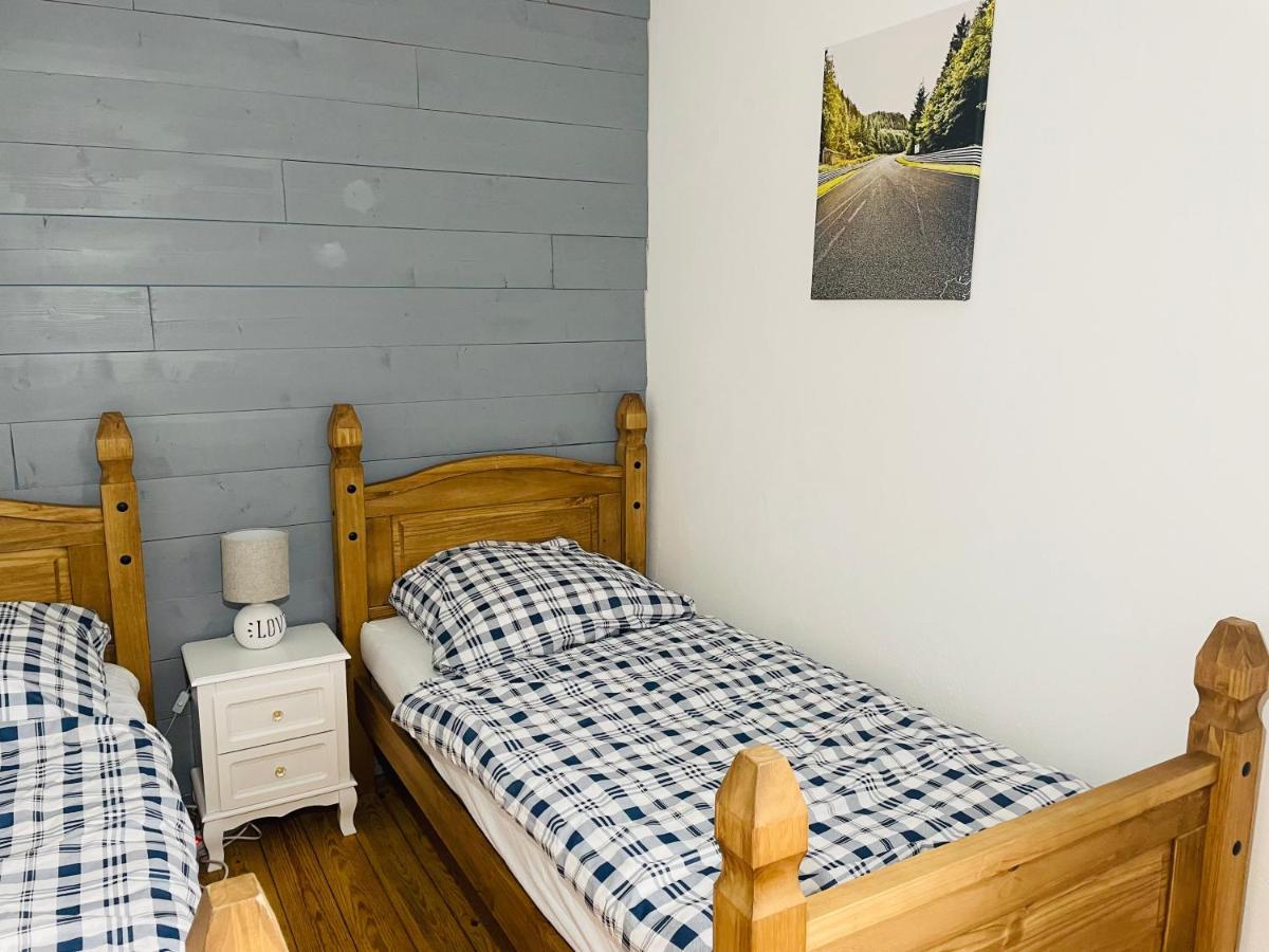 Ferienhaus Backesgarten Fuer 22 Personen Neichen Dış mekan fotoğraf
