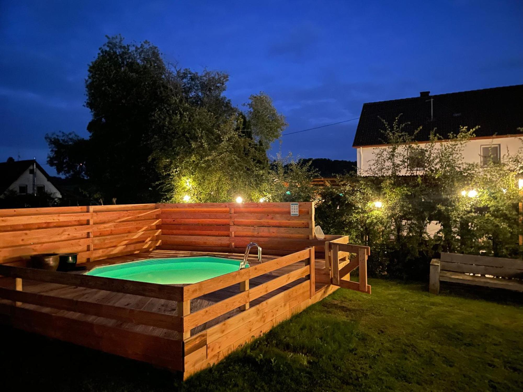 Ferienhaus Backesgarten Fuer 22 Personen Neichen Dış mekan fotoğraf